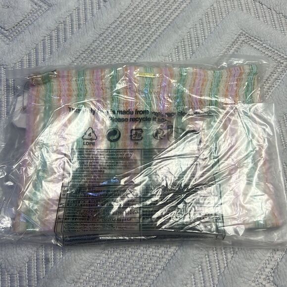 BILLABONG - Keep It Simple Smocked Crop Top - Picture 8 of 9